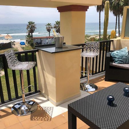 Beachfront Apartment - Sea Views - 마르베야 외부 사진
