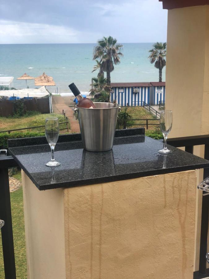 Beachfront Apartment - Sea Views - 마르베야 외부 사진