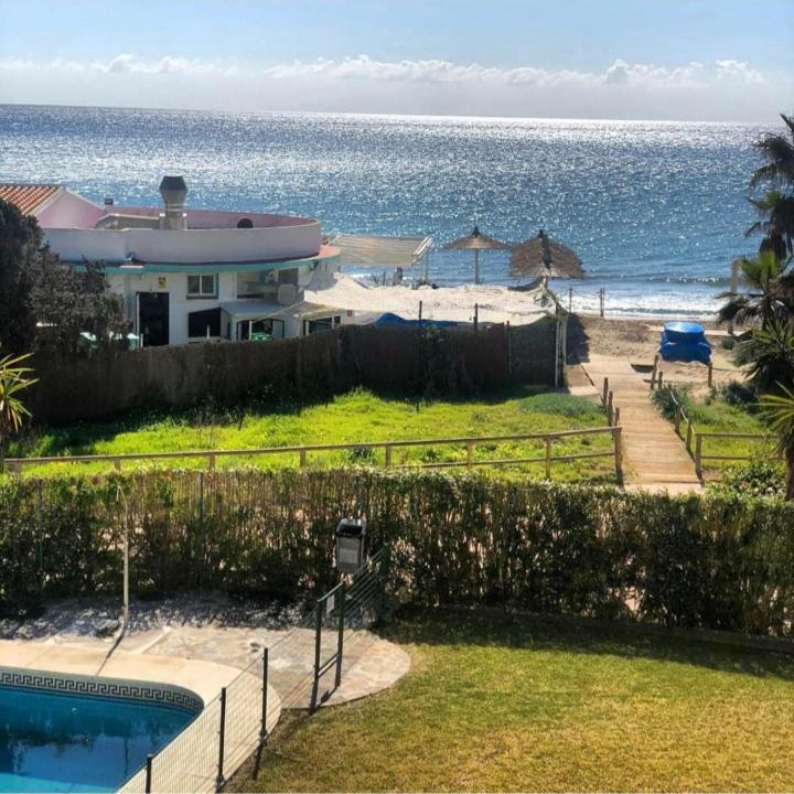 Beachfront Apartment - Sea Views - 마르베야 외부 사진