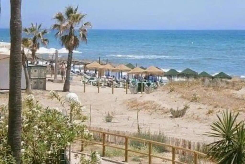 Beachfront Apartment - Sea Views - 마르베야 외부 사진