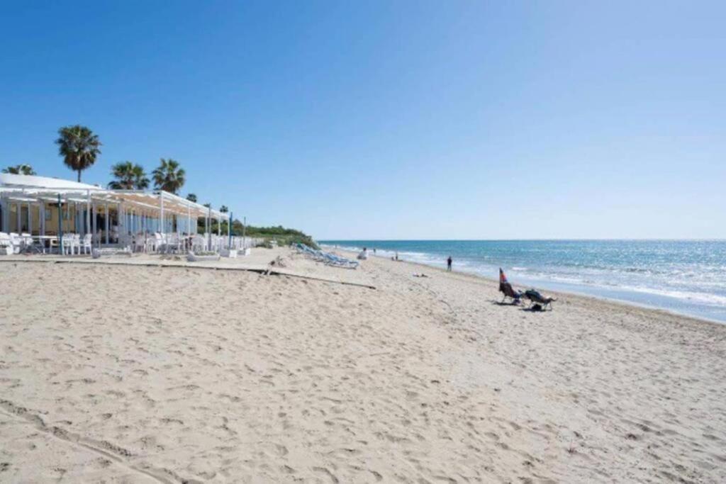 Beachfront Apartment - Sea Views - 마르베야 외부 사진